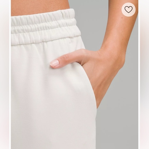 LULULEMON Softstreme High-Rise Cropped Pant Size 2 - Picture 3 of 13